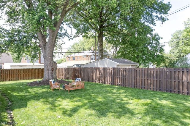 8111 Thornton Drive, Parma, OH 44129
