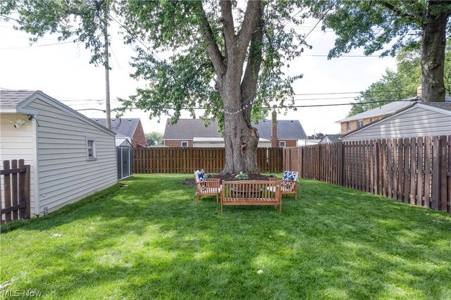 8111 Thornton Drive, Parma, OH 44129