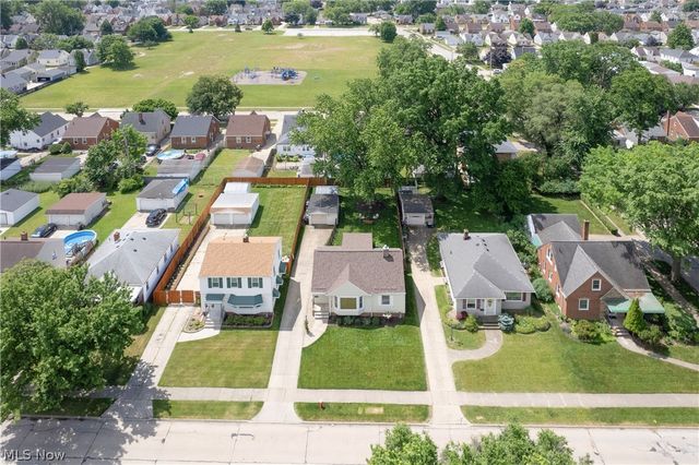 8111 Thornton Drive, Parma, OH 44129