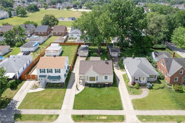 8111 Thornton Drive, Parma, OH 44129