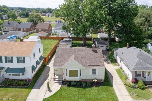 8111 Thornton Drive, Parma, OH 44129