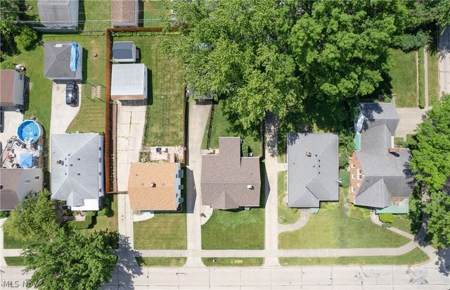 8111 Thornton Drive, Parma, OH 44129