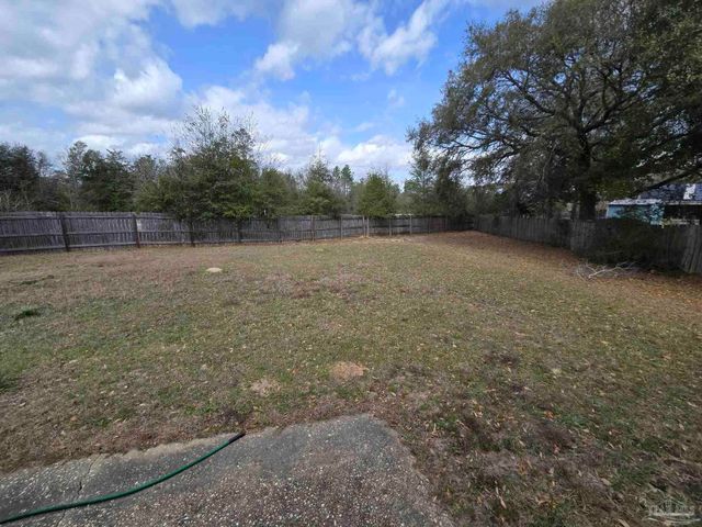 6502 Starboard Dr, Milton, FL 32570