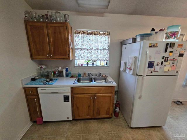 6502 Starboard Dr, Milton, FL 32570