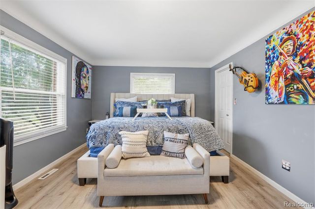 27772 Santa Barbara Drive, Lathrup Village, MI 48076