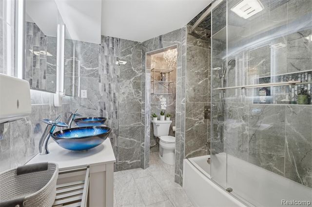 27772 Santa Barbara Drive, Lathrup Village, MI 48076