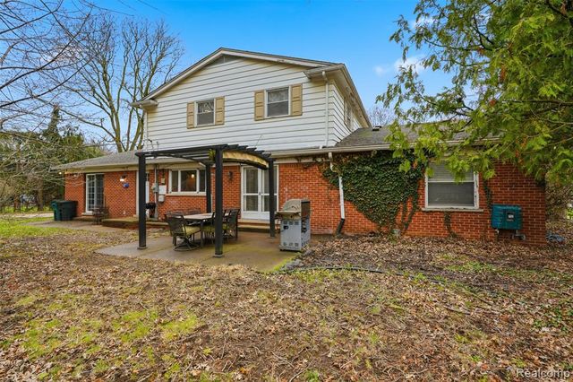 27772 Santa Barbara Drive, Lathrup Village, MI 48076