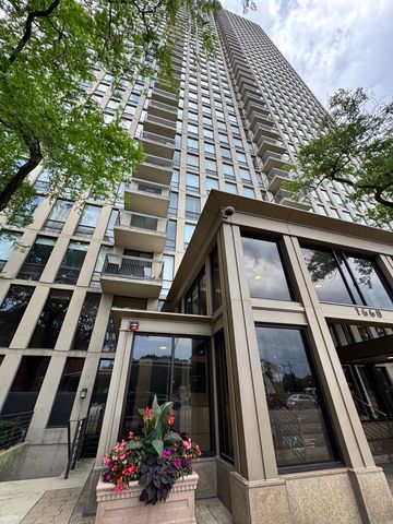 1660 N LaSalle Street 605, Chicago, IL 60614