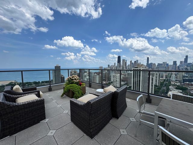 1660 N LaSalle Street 605, Chicago, IL 60614