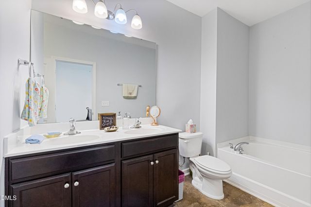 110 N Great White Way, Clayton, NC 27527