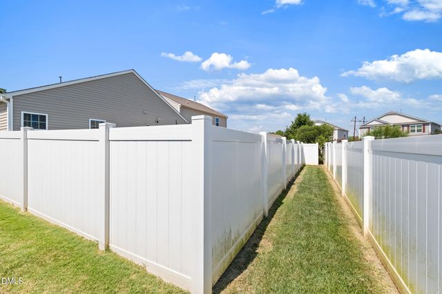 110 N Great White Way, Clayton, NC 27527