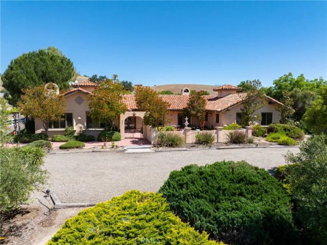 7568 Creston, Paso Robles, CA 93446