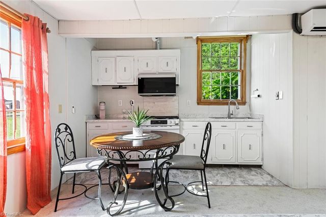 403 E McPherson Drive, Mebane, NC 27302