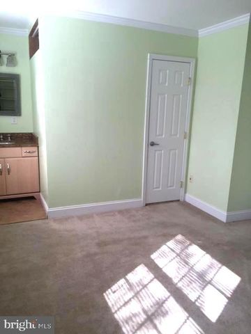 14886 LAMBETH SQ, Centreville, VA 20120