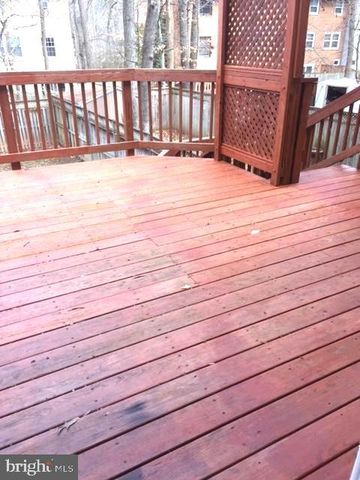 14886 LAMBETH SQ, Centreville, VA 20120