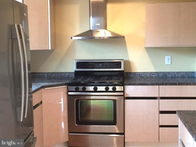 14886 LAMBETH SQ, Centreville, VA 20120
