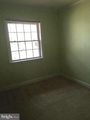 14886 LAMBETH SQ, Centreville, VA 20120