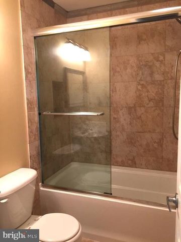 14886 LAMBETH SQ, Centreville, VA 20120