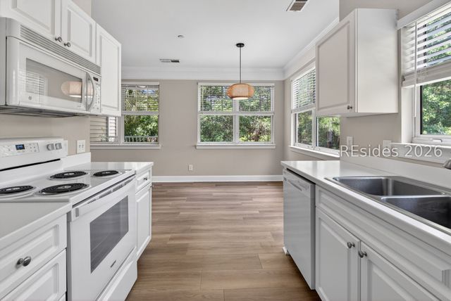 31 Summerfield Ct Apt 113, Hilton Head Island, SC 29926