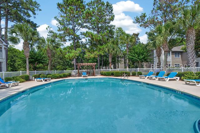 31 Summerfield Ct Apt 113, Hilton Head Island, SC 29926