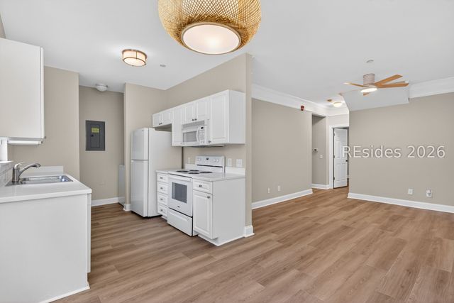 31 Summerfield Ct Apt 113, Hilton Head Island, SC 29926