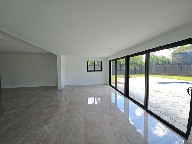 112 BAYSHORE DRIVE, Cape Coral, FL 33904