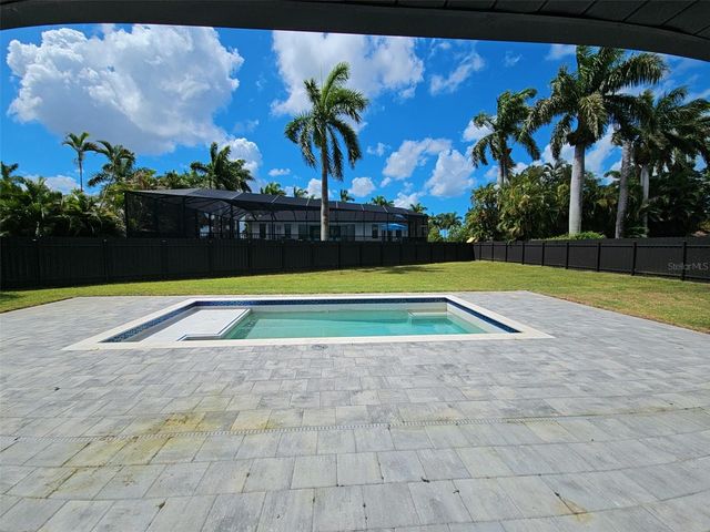 112 BAYSHORE DRIVE, Cape Coral, FL 33904