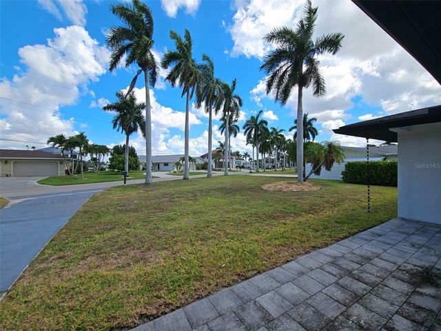 112 BAYSHORE DRIVE, Cape Coral, FL 33904