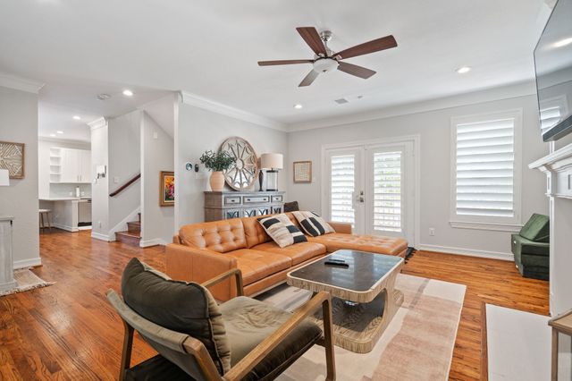 2704 Welborn Street E, Dallas, TX 75219