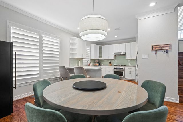 2704 Welborn Street E, Dallas, TX 75219