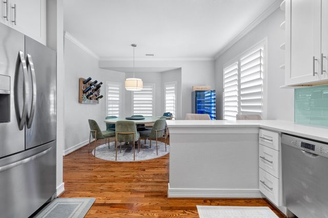 2704 Welborn Street E, Dallas, TX 75219