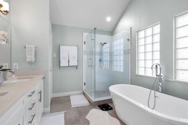 2704 Welborn Street E, Dallas, TX 75219