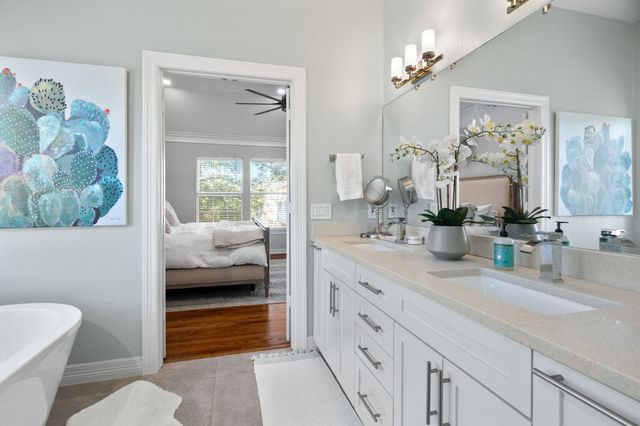 2704 Welborn Street E, Dallas, TX 75219