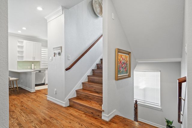 2704 Welborn Street E, Dallas, TX 75219
