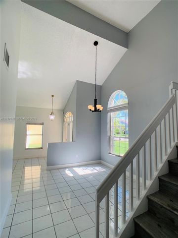 18801 NW 12th St 18801, Pembroke Pines, FL 33029