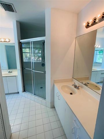 18801 NW 12th St 18801, Pembroke Pines, FL 33029