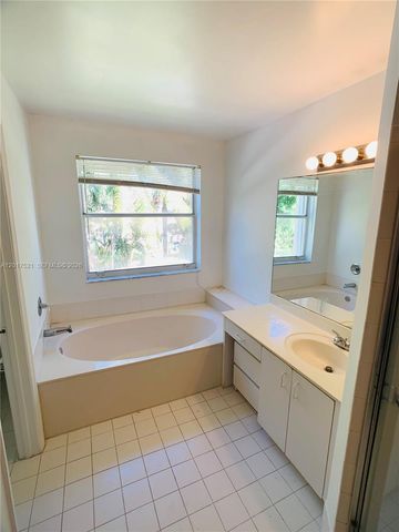 18801 NW 12th St 18801, Pembroke Pines, FL 33029