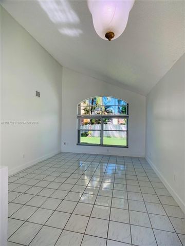 18801 NW 12th St 18801, Pembroke Pines, FL 33029