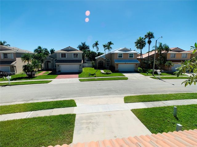 18801 NW 12th St 18801, Pembroke Pines, FL 33029