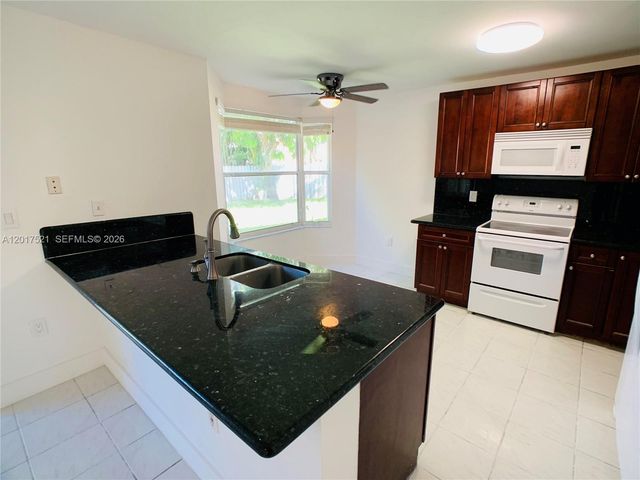 18801 NW 12th St 18801, Pembroke Pines, FL 33029