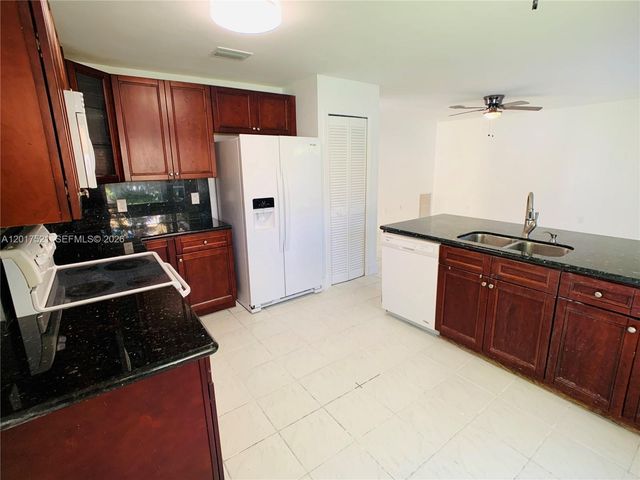 18801 NW 12th St 18801, Pembroke Pines, FL 33029