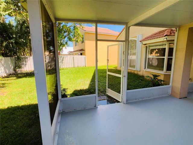 18801 NW 12th St 18801, Pembroke Pines, FL 33029