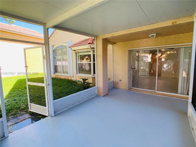 18801 NW 12th St 18801, Pembroke Pines, FL 33029
