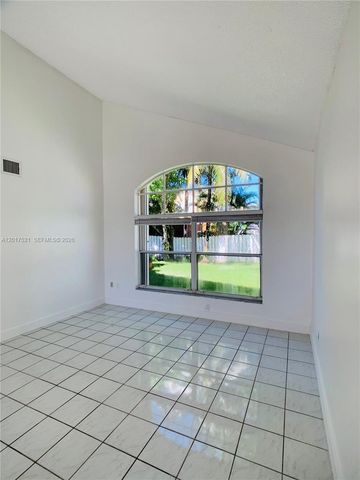 18801 NW 12th St 18801, Pembroke Pines, FL 33029
