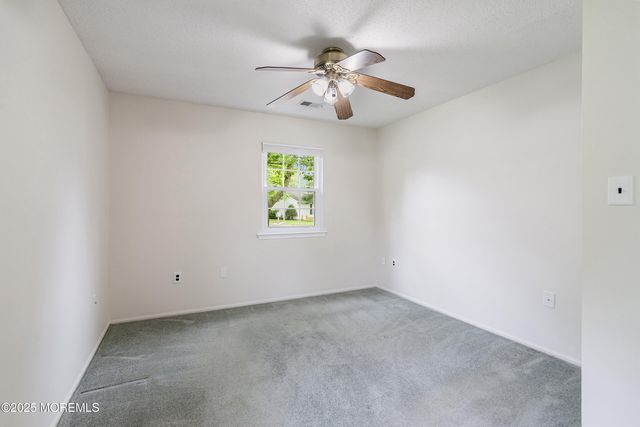 23 Datchet Close 1000, Freehold, NJ 07728