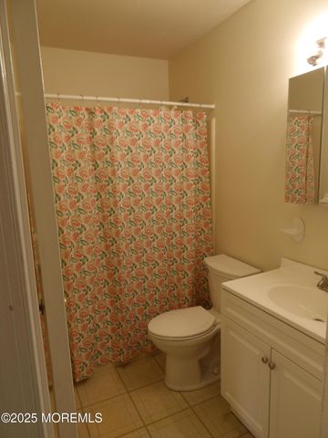 23 Datchet Close 1000, Freehold, NJ 07728