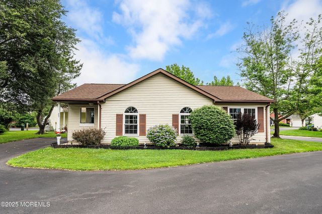 23 Datchet Close 1000, Freehold, NJ 07728