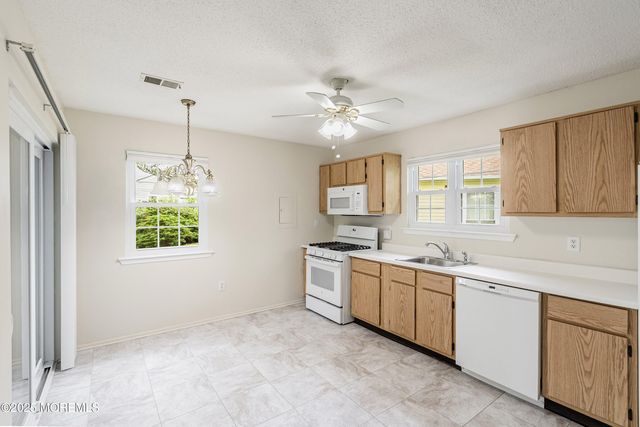 23 Datchet Close 1000, Freehold, NJ 07728