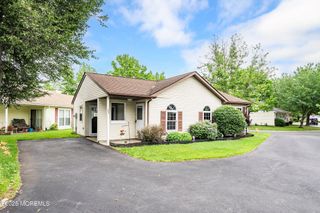 23 Datchet Close 1000, Freehold, NJ 07728