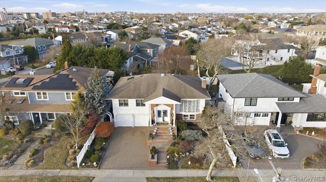 31 Regent Drive, Lido Beach, NY 11561